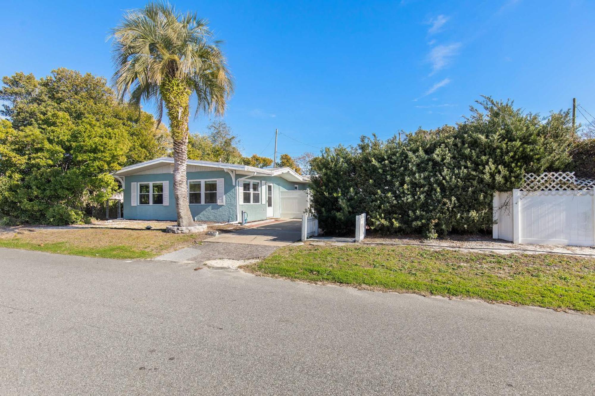 Shells Family House Coastal Retreat With Private Pool Golf Cart & Steps To The *